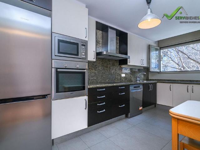 Piso en venta en calle De Bolívia, Barcelona, de 102 m² 3 habitaciones por 790.000