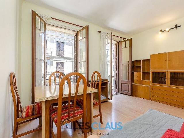 Piso en venta en calle De Bonavista, Barcelona, de 59 m² 2 habitaciones por 399.000