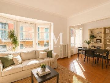 Piso en venta en calle De Bonaplata, Barcelona, de 89 m² 3 habitaciones por 450.000