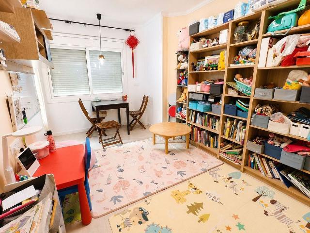 Piso en venta en calle De Ca N'alòs, Hospitalet de Llobregat, L´, de 65 m² 3 habitaciones por 199.000