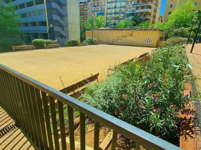 Piso en venta en calle De Ca L'alegre de Dalt, Barcelona, de 88 m² 3 habitaciones por 535.000