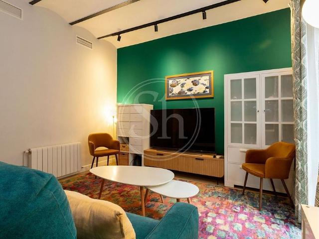 Piso en venta en calle De Calàbria, Barcelona, de 116 m² 4 habitaciones por 690.000