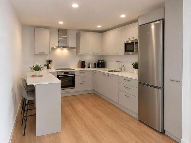 Piso en venta en calle De Calàbria, Barcelona, de 133 m² 3 habitaciones por 650.000