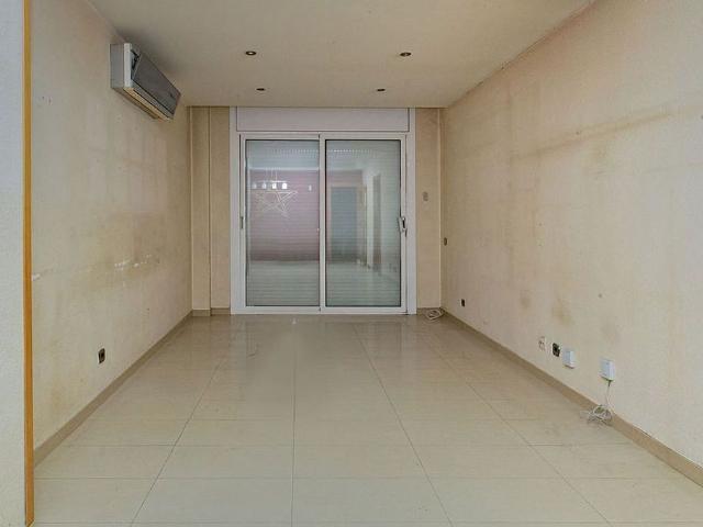 Piso en venta en calle De Calassanç Duran, Sabadell, de 90 m² 4 habitaciones por 282.000