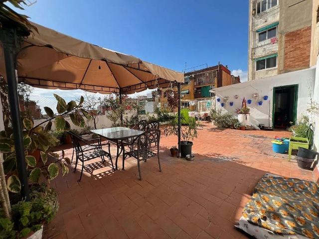 Piso en venta en calle De Calderón de la Barca, Badalona, de 70 m² 3 habitaciones por 229.000