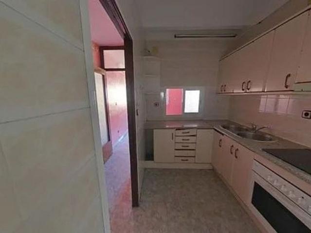 Piso en venta en calle De Calderón de la Barca, Badalona, de 80 m² 3 habitaciones por 127.500