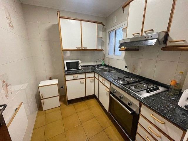 Piso en venta en calle De Calderón de la Barca, Barcelona, de 54 m² 3 habitaciones por 280.000
