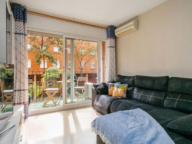 Piso en venta en calle De Campins, Barcelona, de 81 m² 3 habitaciones por 259.000