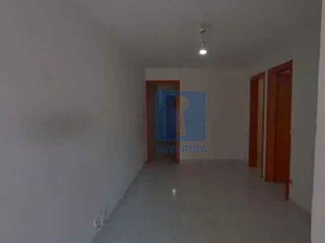 Piso en venta en calle De Camprodon, Santa Coloma de Gramanet, de 61 m² 3 habitaciones por 104.540