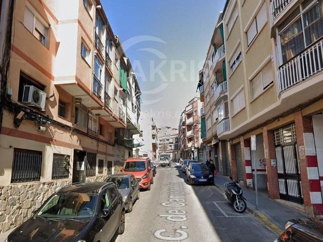 Piso en venta en calle De Camprodon, Santa Coloma de Gramanet, de 64 m² 3 habitaciones por 104.540