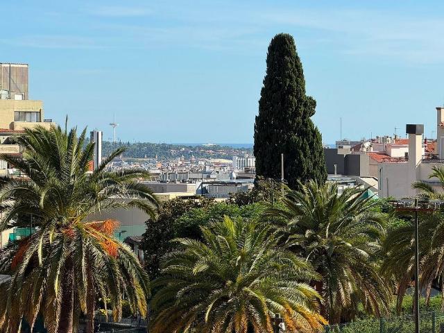 Piso en venta en calle De Can Toda, Barcelona, de 111 m² 4 habitaciones por 670.000