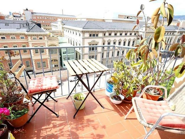 Piso en venta en calle De Casanova, Barcelona, de 85 m² 3 habitaciones por 589.000