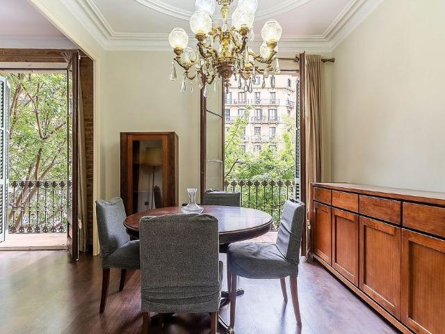 Piso en venta en calle De Casanova, Barcelona, de 89 m² 3 habitaciones por 520.000