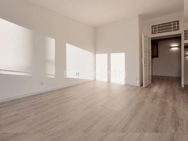 Piso en venta en calle De Cassoles, Barcelona, de 116 m² 4 habitaciones por 640.000