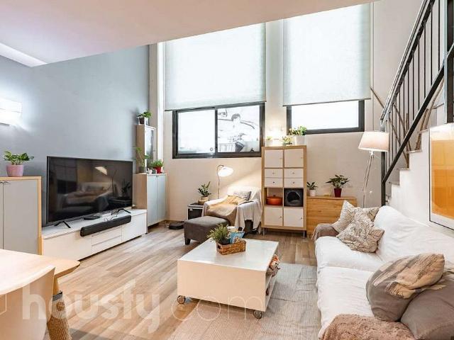 Piso en venta en calle De Castelao, Hospitalet de Llobregat, L´, de 110 m² 1 habitación por 334.500