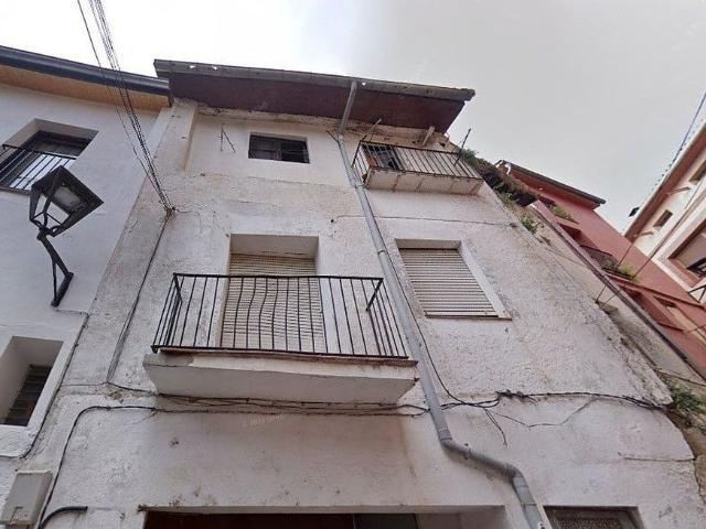 Piso en venta en calle De Castellar del Riu, Berga, de 67 m² 3 habitaciones por 29.000
