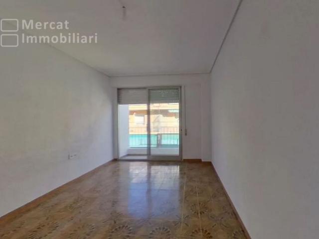 Piso en venta en calle De Castellbisbal, Barcelona, de 60 m² 3 habitaciones por 250.000