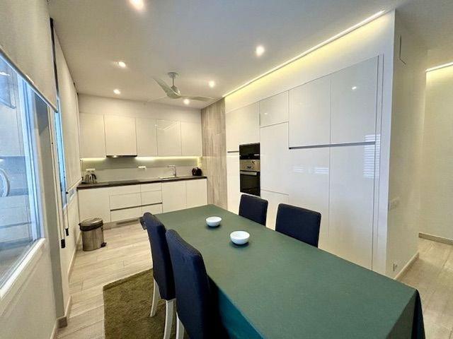 Piso en venta en calle De Carme Karr, Barcelona, de 140 m² 3 habitaciones por 795.000