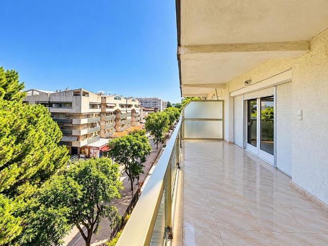Piso en venta en calle De Carles Buïgas, Salou, de 99 m² 3 habitaciones por 250.000