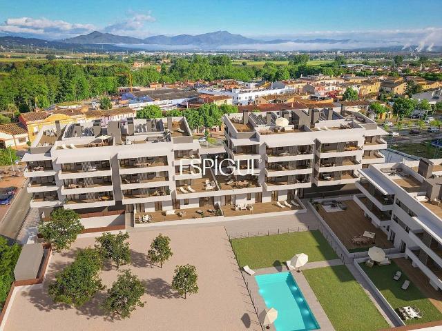Piso en venta en calle De Caterina Albert, Vilablareix, de 122 m² 4 habitaciones por 430.000