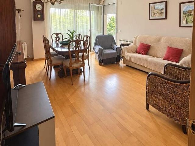 Piso en venta en calle De Cels Gomis i Mestres, Reus, de 120 m² 4 habitaciones por 250.000