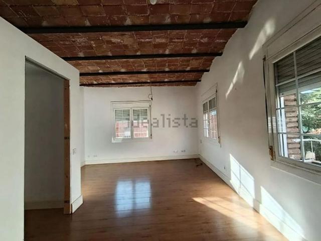 Piso en venta en calle De Coïmbra, Barcelona, de 81 m² 2 habitaciones por 320.000