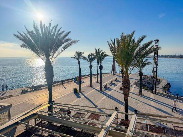 Piso en venta en calle De Colón, Salou, de 70 m² 2 habitaciones por 349.847