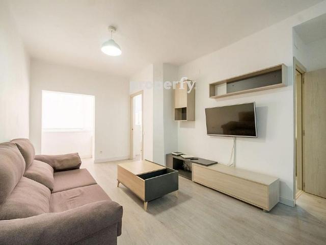 Piso en venta en calle De Concepción Arenal, Barcelona, de 49 m² 2 habitaciones por 290.000