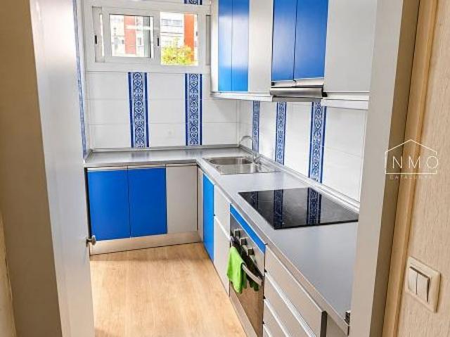 Piso en venta en calle De Costabona, Barcelona, de 57 m² 4 habitaciones por 160.000