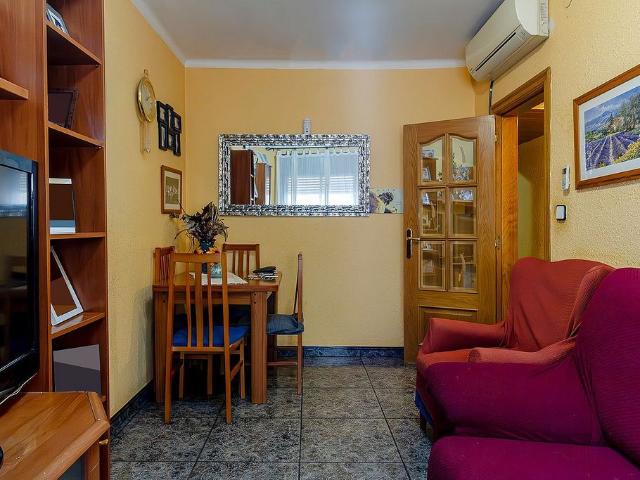 Piso en venta en calle De Cornellà Modern, Cornellà de Llobregat, de 70 m² 3 habitaciones por 225.000