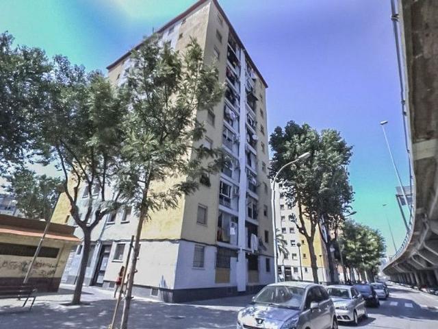 Piso en venta en calle De Còrdova, Badalona, de 63 m² 3 habitaciones por 59.200