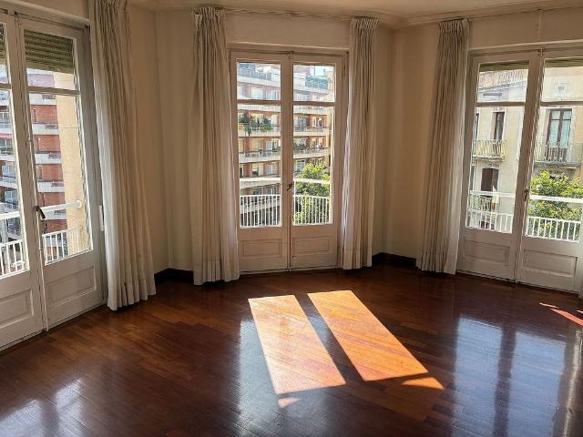 Piso en venta en calle De Còrsega, Barcelona, de 132 m² 2 habitaciones por 795.000
