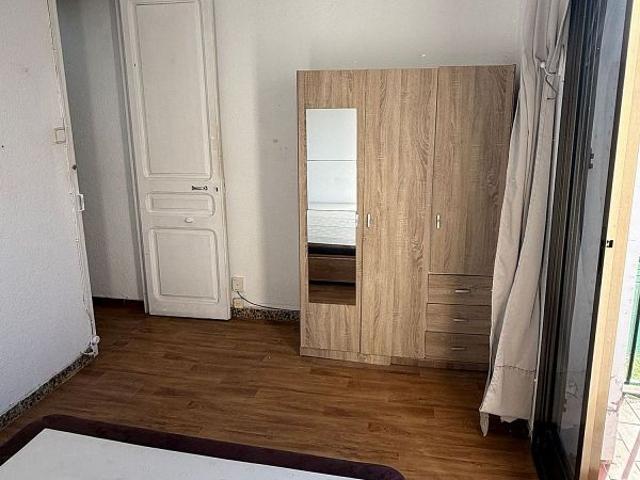 Piso en venta en calle De Còrsega, Barcelona, de 40 m² 2 habitaciones por 305.000