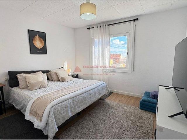 Piso en venta en calle De Còrsega, Barcelona, de 77 m² 3 habitaciones por 350.000