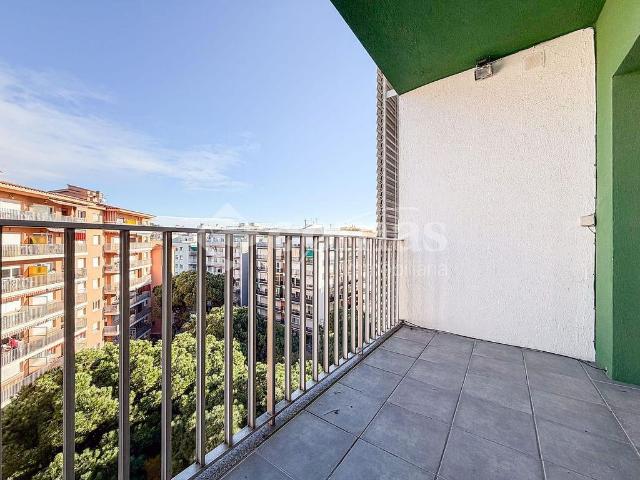 Piso en venta en calle De Cristòfor Colom, Blanes, de 68 m² 3 habitaciones por 260.000
