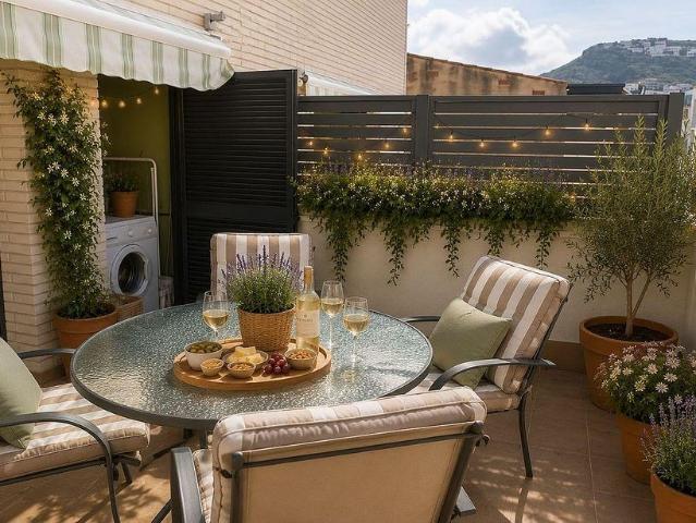 Piso en venta en calle De Cristòfor Colom, Roses, de 65 m² 2 habitaciones por 295.000
