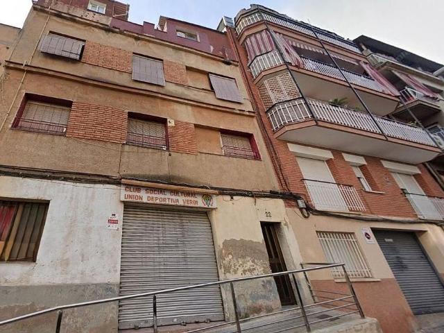 Piso en venta en calle De Dalt Dels Banús, Santa Coloma de Gramanet, de 59 m² 2 habitaciones por 70.000