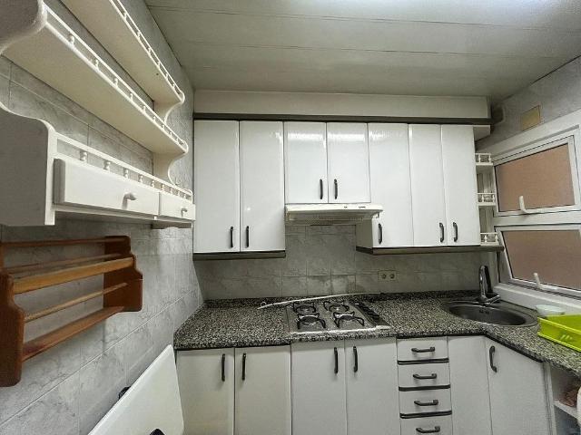 Piso en venta en calle De Desfar, Barcelona, de 67 m² 3 habitaciones por 260.000