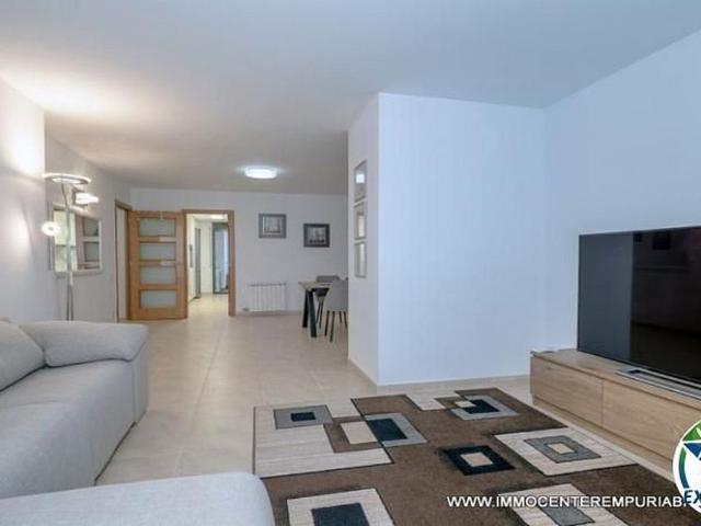 Piso en venta en calle De Fabra Pompeu, Castelló d´Empúries, de 122 m² 3 habitaciones por 495.000