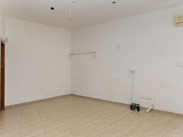 Piso en venta en calle De Faus, Hospitalet de Llobregat, L´, de 60 m² 4 habitaciones por 149.000