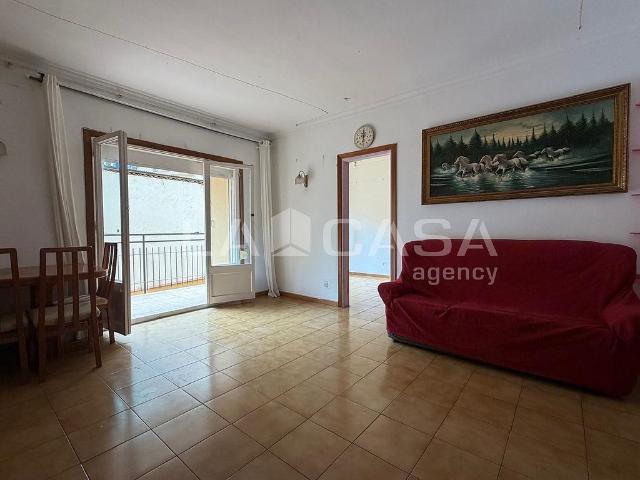 Piso en venta en calle De Felip II, Barcelona, de 86 m² 3 habitaciones por 370.000
