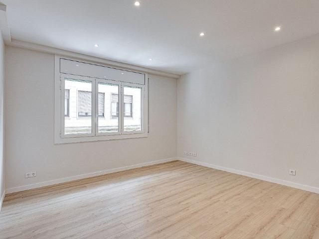 Piso en venta en calle De Ferran Puig, Barcelona, de 120 m² 4 habitaciones por 619.000