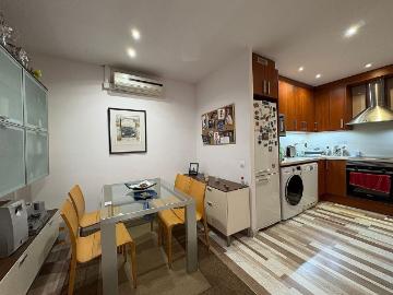 Piso en venta en calle De Fígols, Barcelona, de 77 m² 3 habitaciones por 395.000