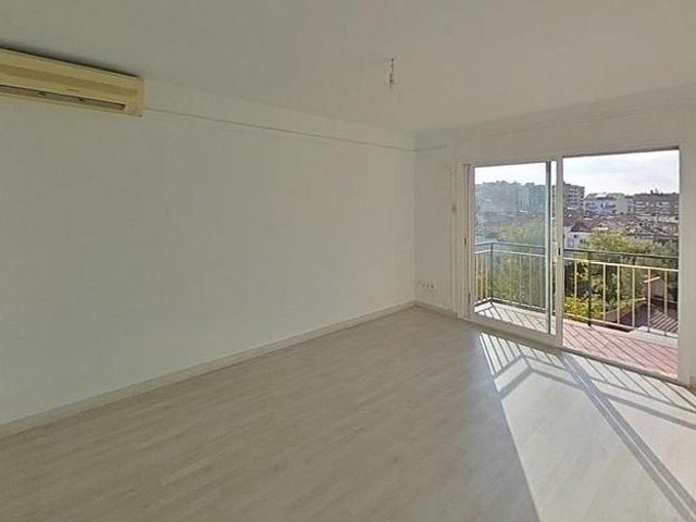 Piso en venta en calle De Fiveller, Sabadell, de 70 m² 3 habitaciones por 225.000