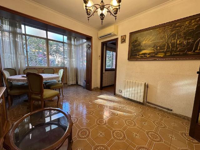 Piso en venta en calle De Fluvià, Barcelona, de 53 m² 3 habitaciones por 275.000