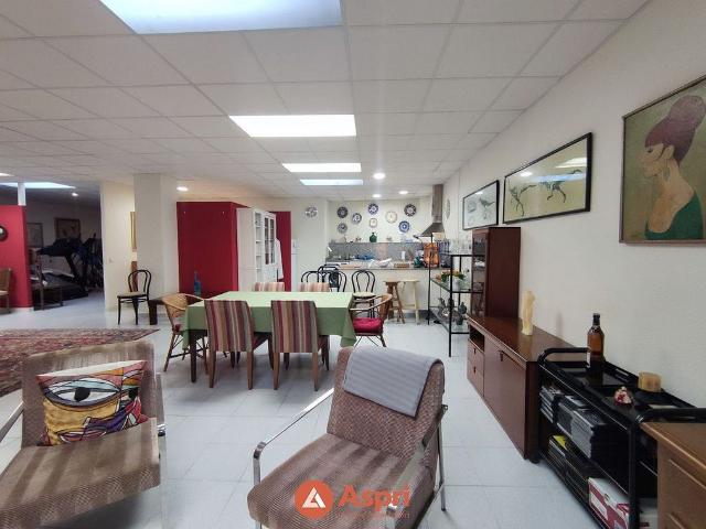 Piso en venta en calle De Fontanella, Barcelona, de 190 m² 2 habitaciones por 550.000