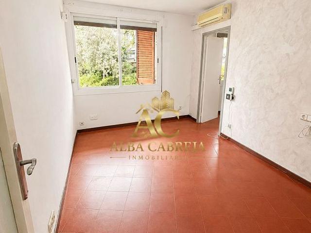 Piso en venta en calle De França, Barcelona, de 62 m² 3 habitaciones por 269.000