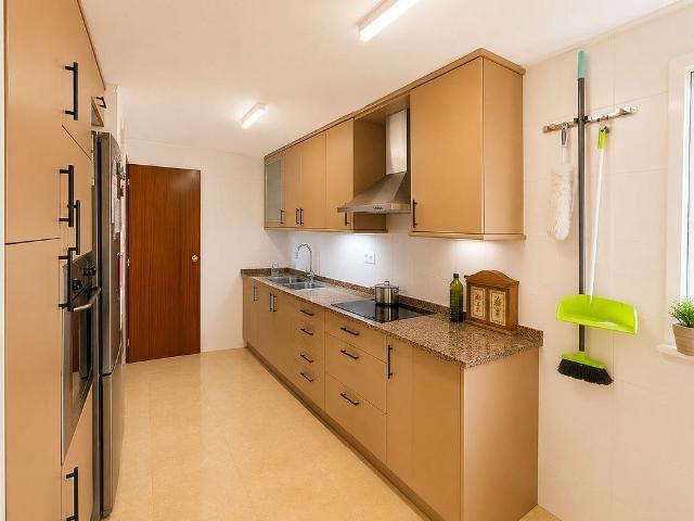 Piso en venta en calle De Francesc Macià, Salt, de 85 m² 4 habitaciones por 225.000