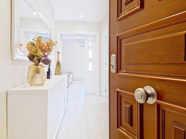 Piso en venta en calle De Güell i Ferrer, Sabadell, de 65 m² 3 habitaciones por 229.000