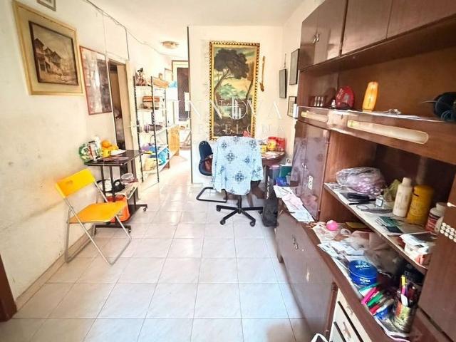 Piso en venta en calle De Guifré, Barcelona, de 50 m² 3 habitaciones por 199.000